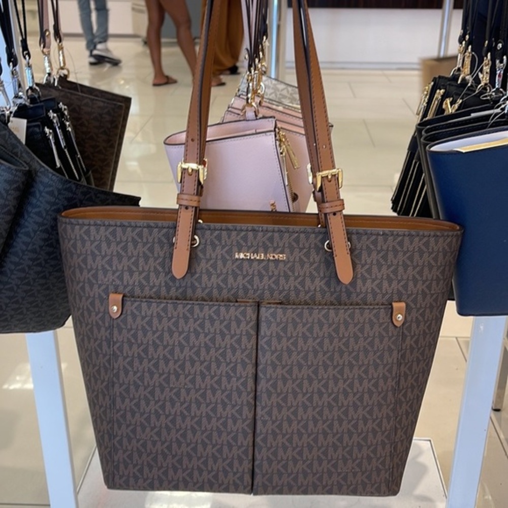 MICHAEL KORS JET SET TRAVEL MEDIUM DOUBLE POCKET TOTE 
BROWN SIGNATURE
NWT